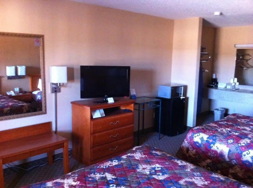Days Inn By Wyndham Ruston La Экстерьер фото