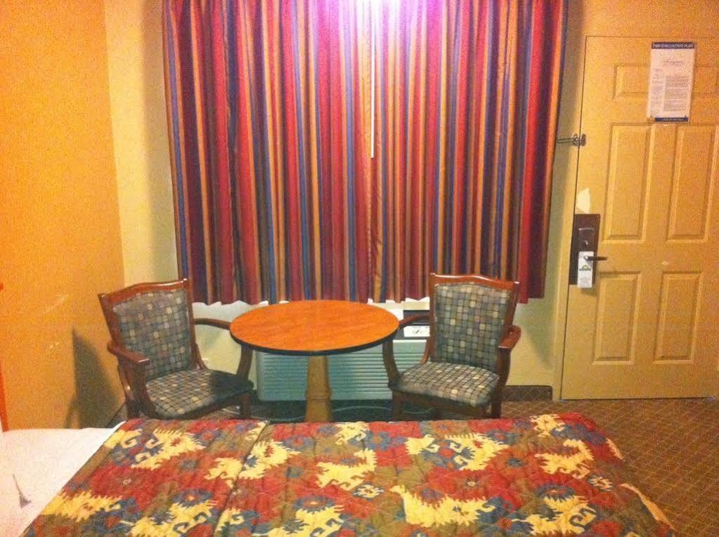 Days Inn By Wyndham Ruston La Экстерьер фото