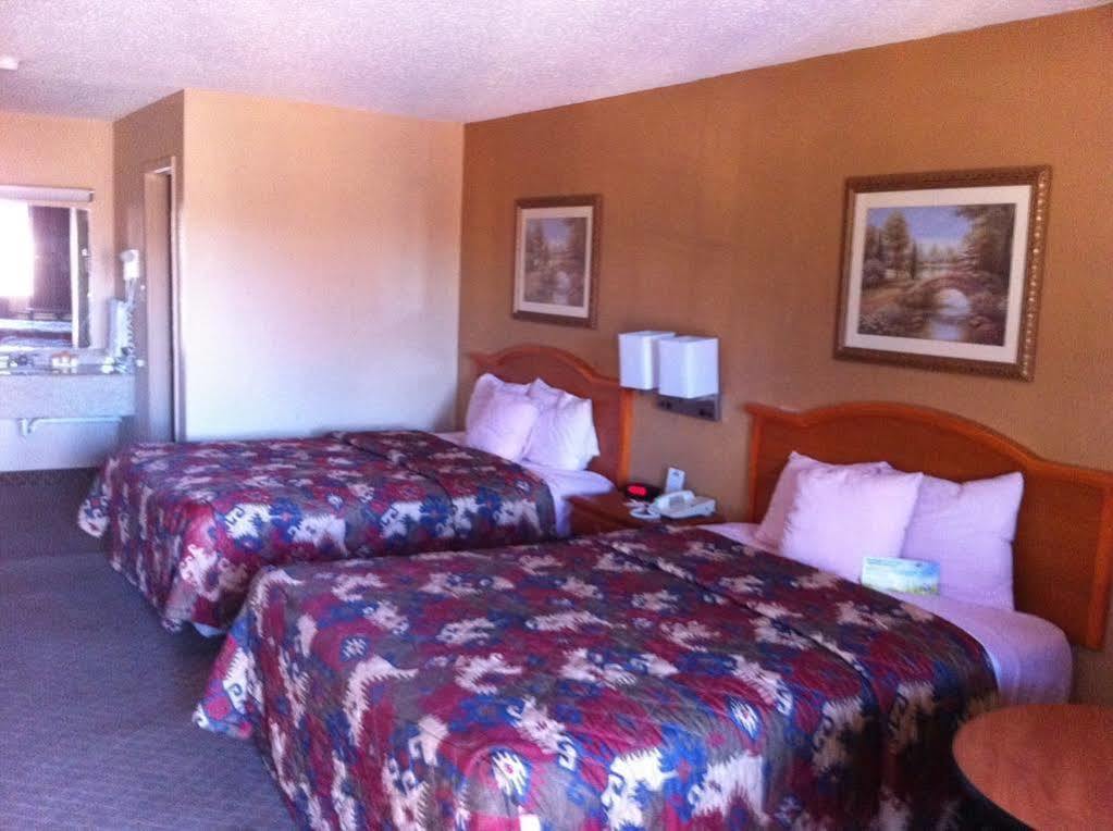 Days Inn By Wyndham Ruston La Экстерьер фото