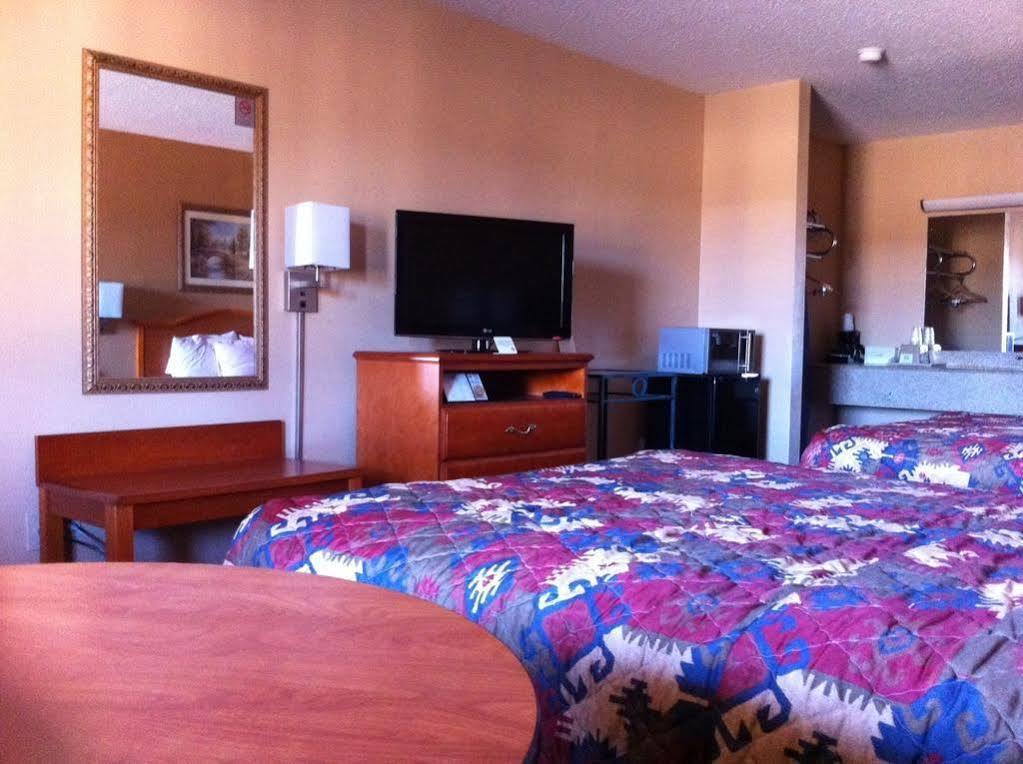 Days Inn By Wyndham Ruston La Экстерьер фото