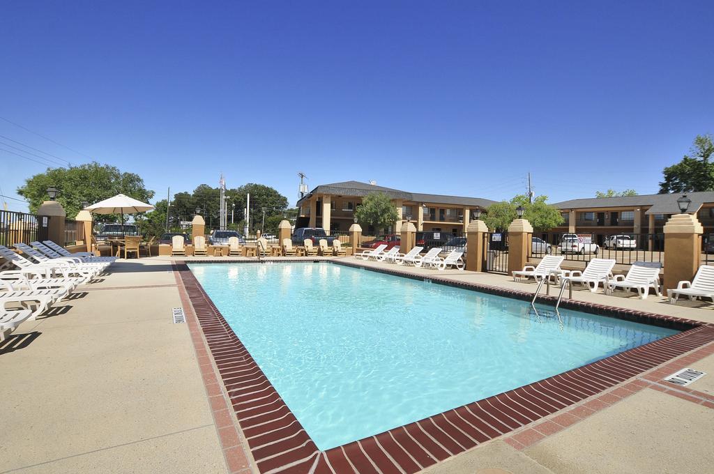 Days Inn By Wyndham Ruston La Экстерьер фото
